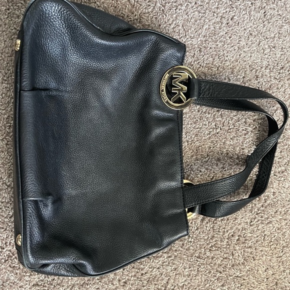 Michael Kors Handbags - Michael Kors Black Leather Purse